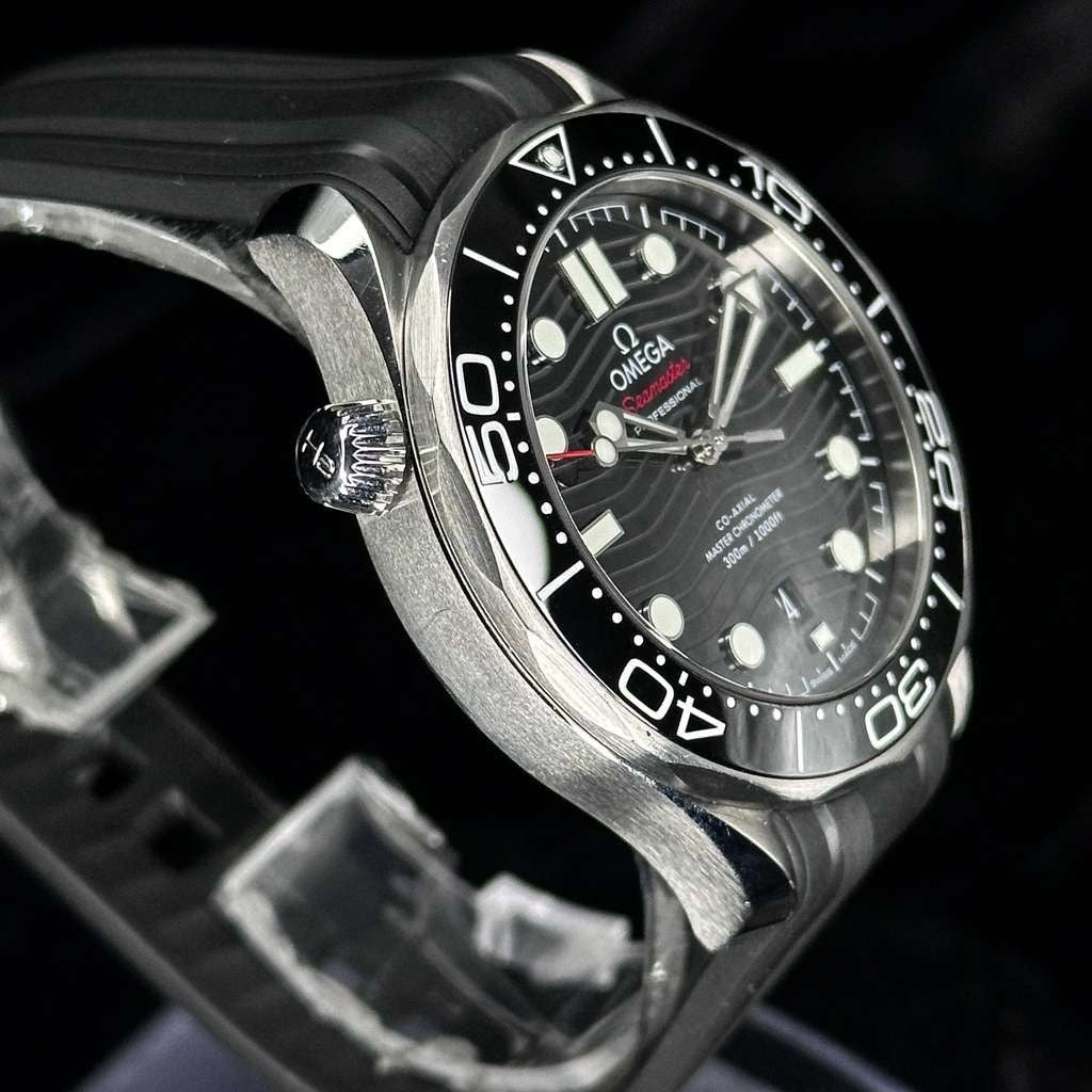 OMEGA Seamaster Diver 300M – 42mm | Black Dial (210.32.42.20.01.001)