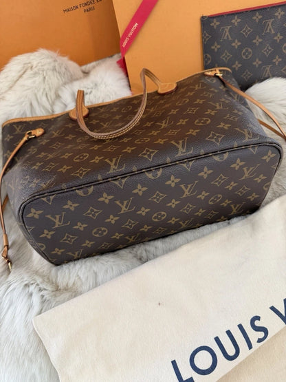 Louis Vuitton Neverfull MM Monogram  - Red Interior,  Full Set